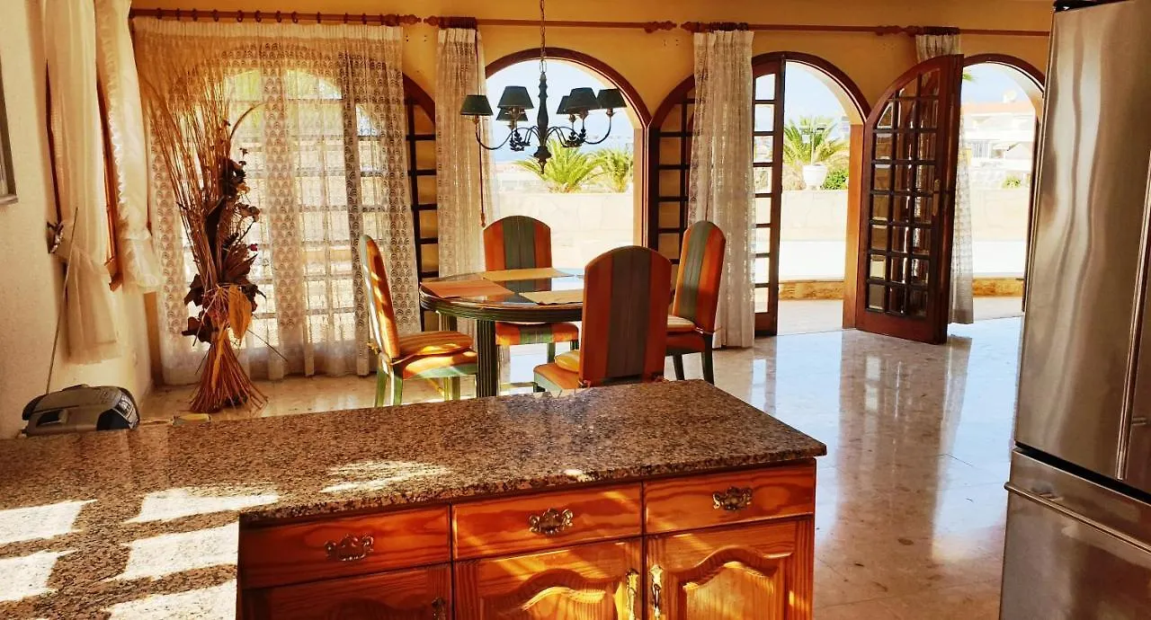 بيت للعطل فيلا Sunny House With Private Pool And Sea View أذيخي